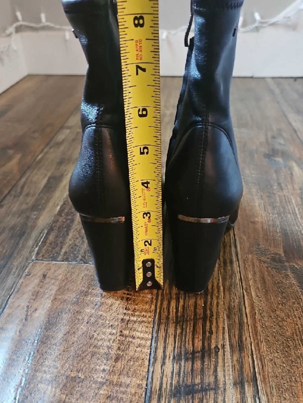 Dkny Black Leather Block Heel Ankle Booties‎
